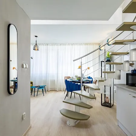 Wave Be Castle Pressburg