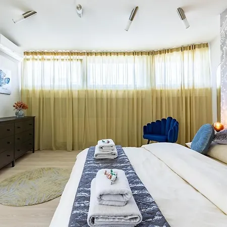 Apartment Wave Be Castle